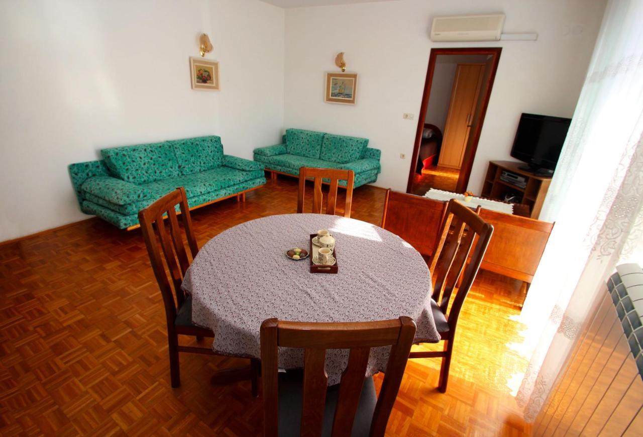App Blazekovic Apartamento Crikvenica Exterior foto